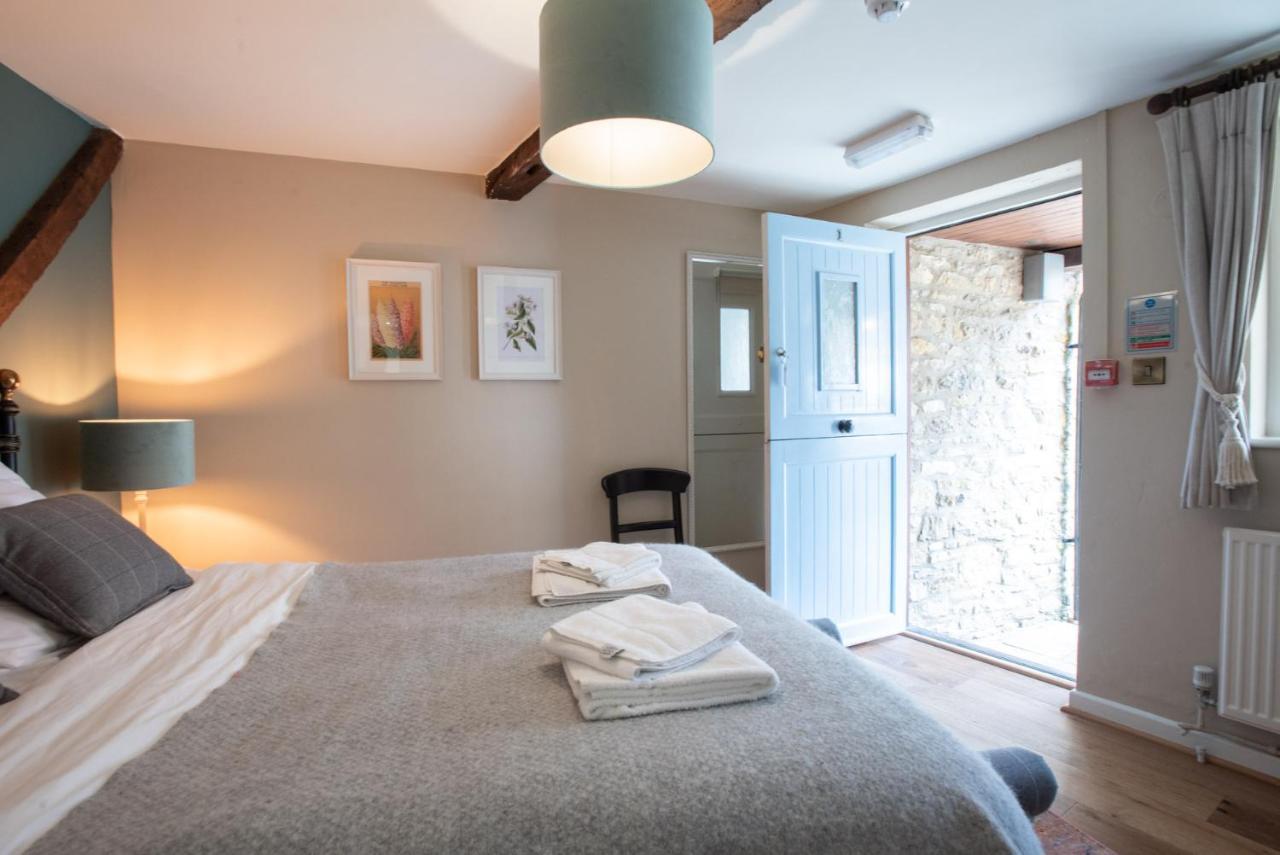 Bed and Breakfast The Talkhouse Stanton Saint John Esterno foto